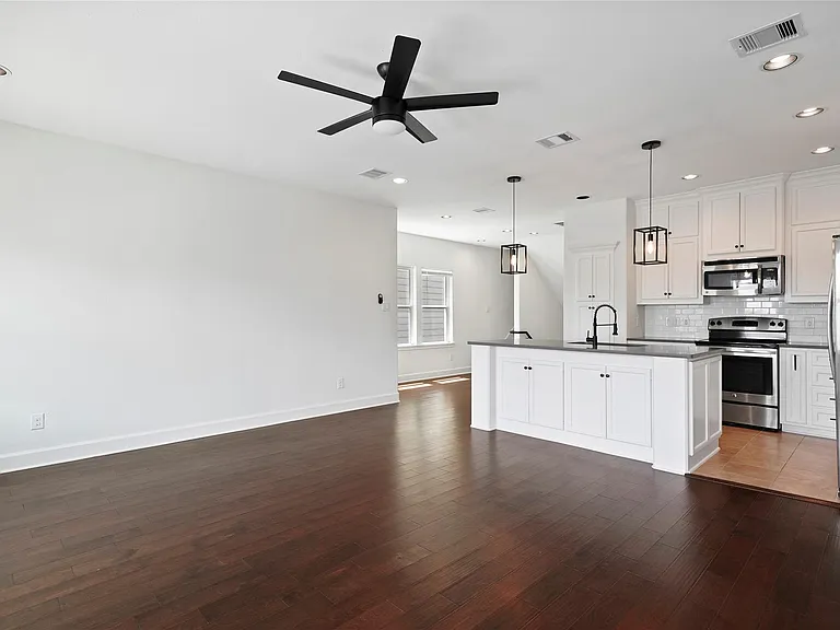 5408 Jonathan Ln — Photo 6