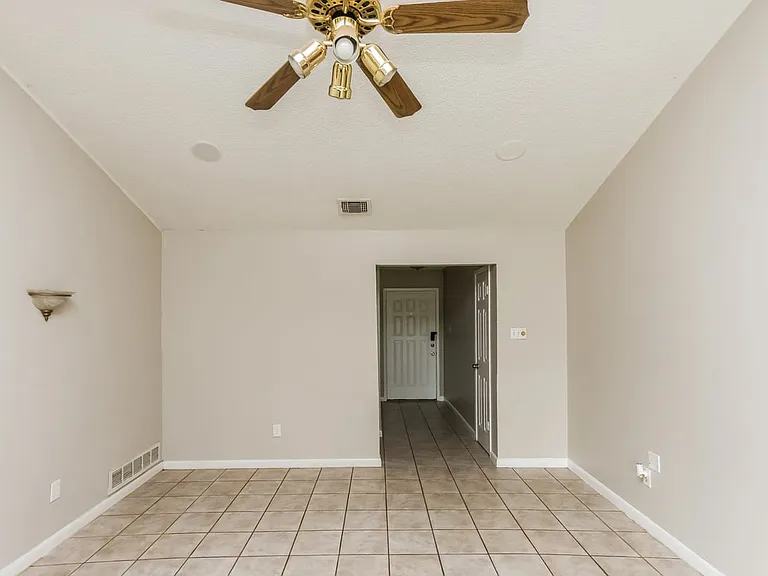 7404 Cheryl Ct — Photo 6