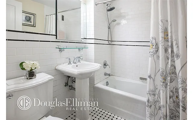 Rented by Douglas Elliman | media 8