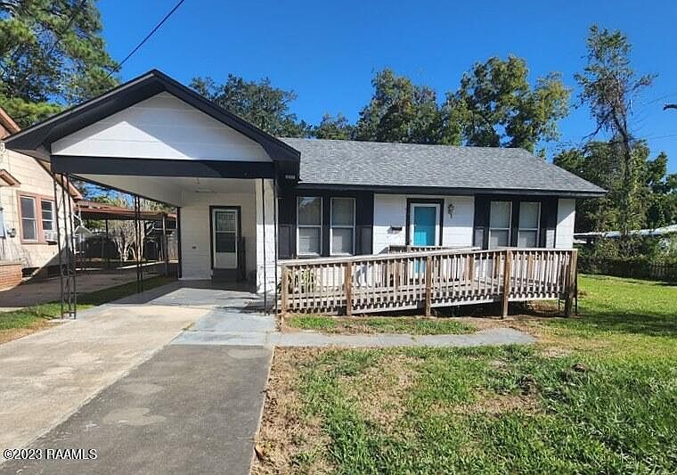 1st image of 218 Pine Ave