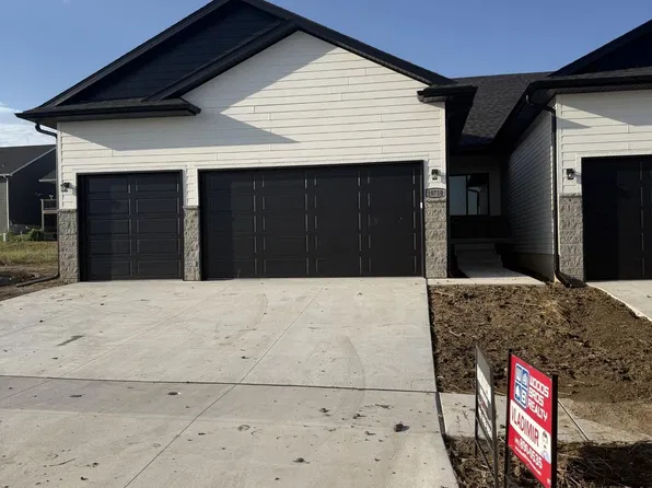 10710 Dominion Dr, Lincoln, NE 68527