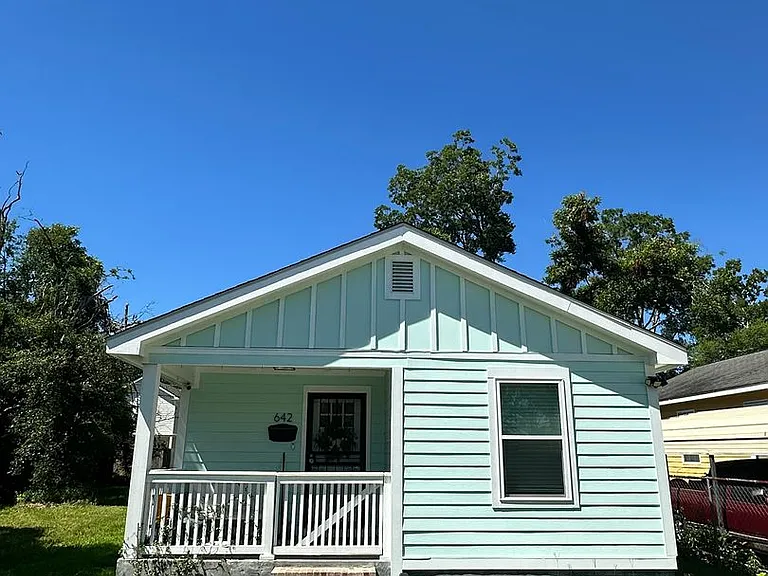 642 E Park Ave — Photo 1