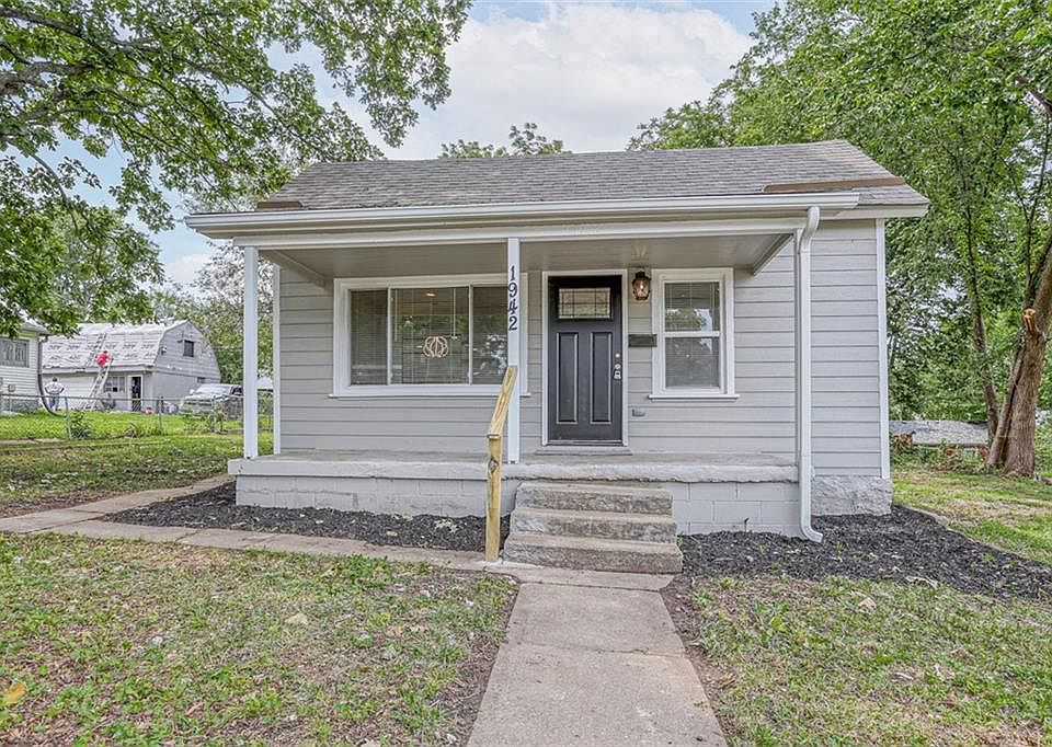 1st image of 1942 N 24th St