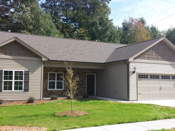 2966 Cameron Village Ct, Winston Salem, NC 27103