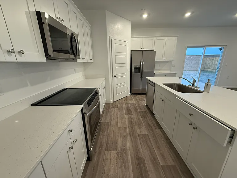 6296 W Ramona Way — Photo 3