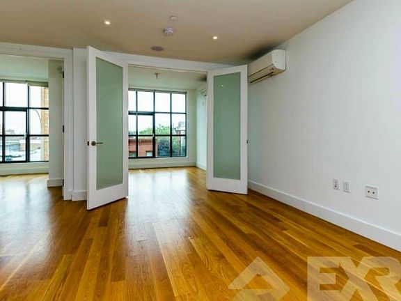 4th image of 1040 Dean St #206B