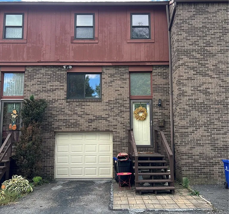 69 Universal St