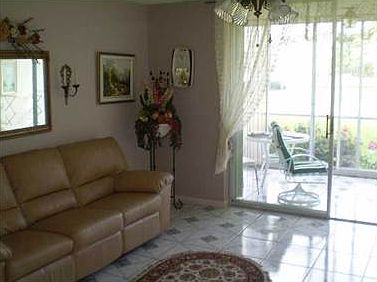 5th image of 205 SE 11th Ter APT 102