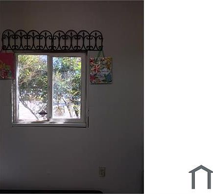 3rd image of 1022 W Taylor St