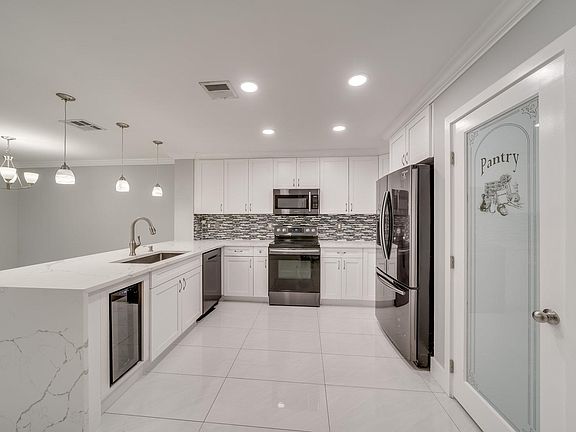 5th image of 778 NW 42nd Pl