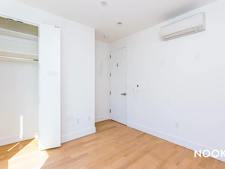 829 Willoughby Ave #4F — Photo 6