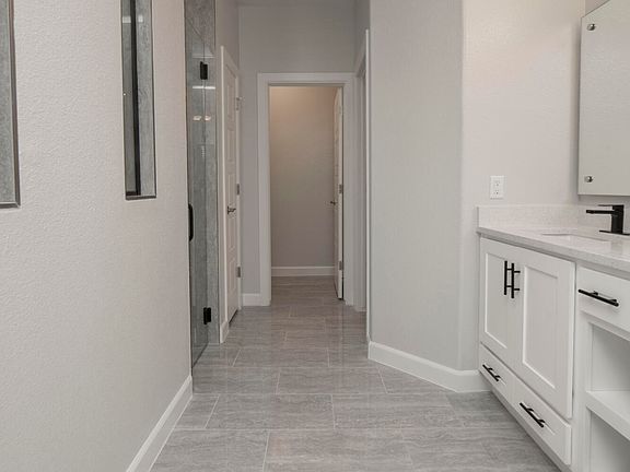 5th image of 13179 Gusart Ave