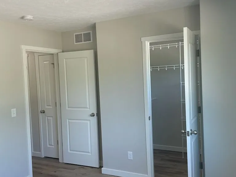 2093 Dowd St — Photo 9