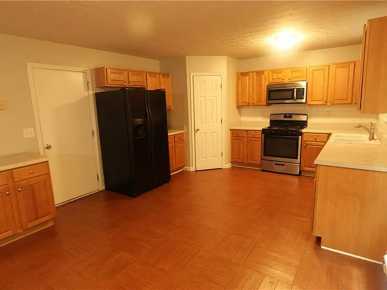 156 Shadowhill Ln — Photo 6