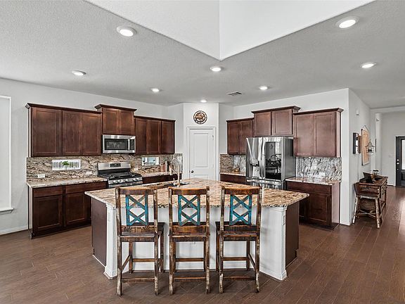 3rd image of 114 Fortuna Ct