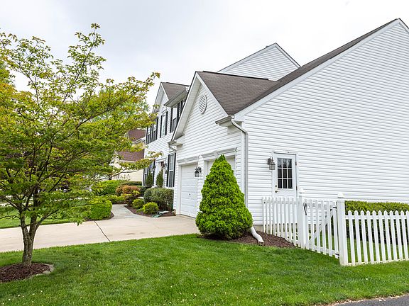 3rd image of 1437 Brierhill Estates Dr