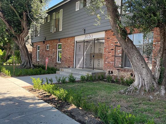 Clean apartment complex, with brand new lighting, with freshly updated coat of paint. Located in heart of a great community.