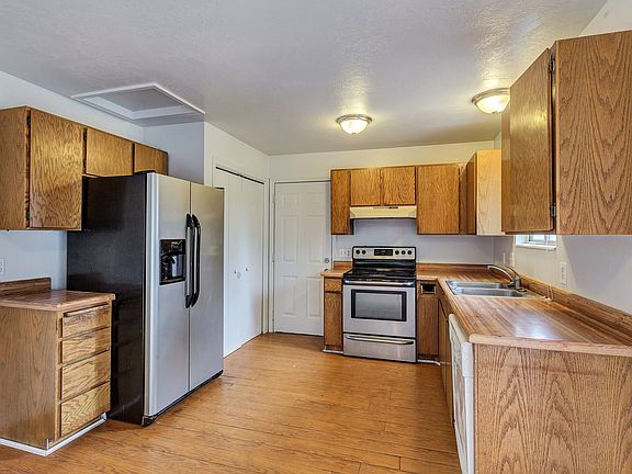3rd image of 5541 S Red Lodge Dr