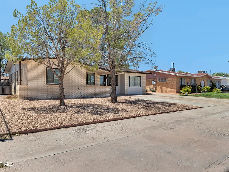 228 Caribe Cir — Photo 2