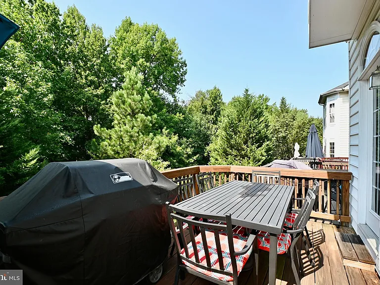 6915 Rolling Creek Way — Photo 29