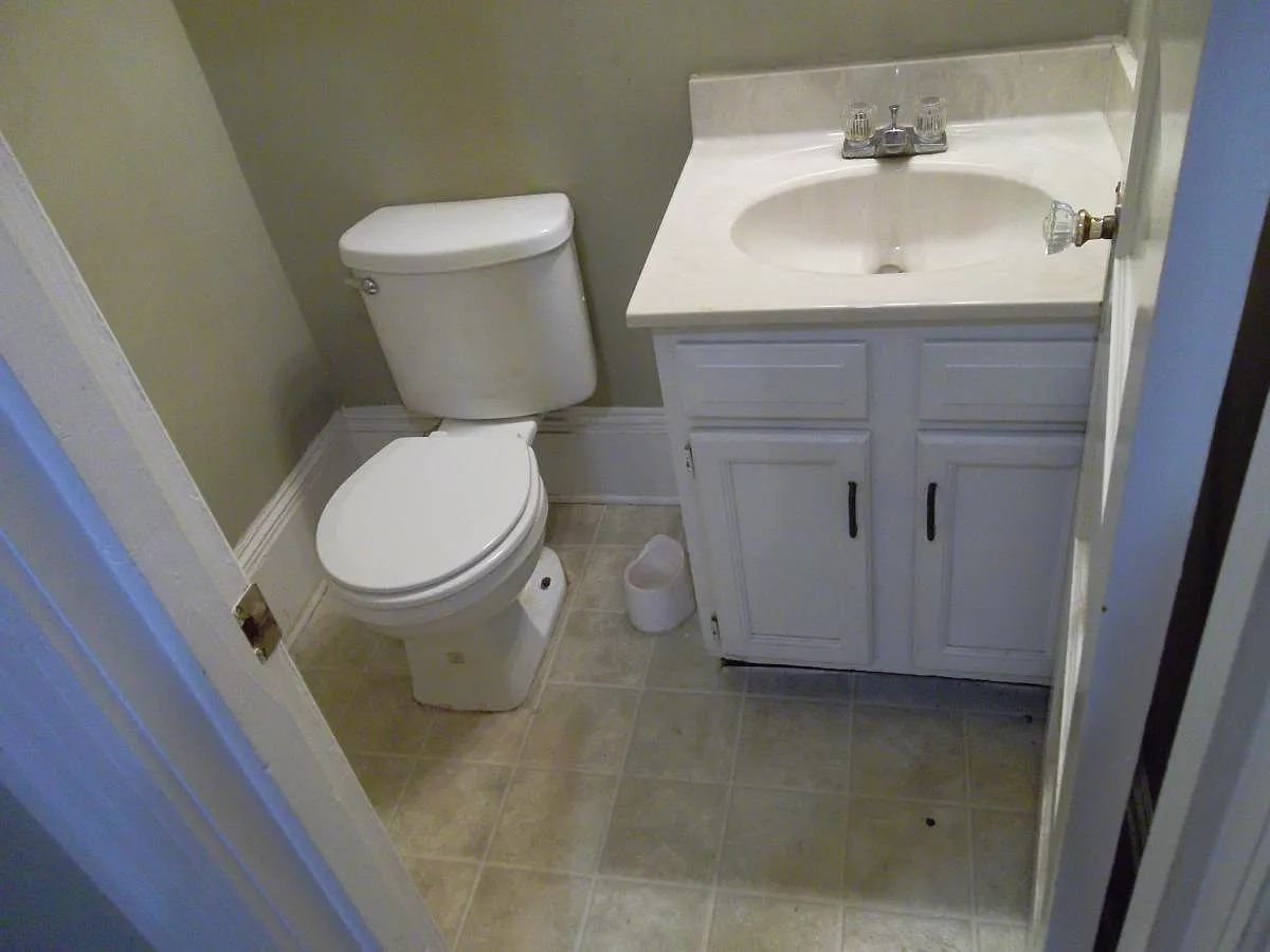 2 bed, 1.5 bath, 1100 sqft, $1,800 — Photo 3
