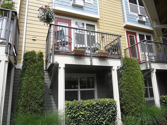 2nd image of 1523 SE Cutter Ln #1523B