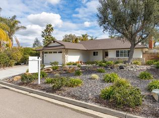 1039 La Reina Dr, San Marcos, CA 92078