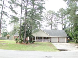 5770 Bear Creek Cir, Fayetteville, NC 28304