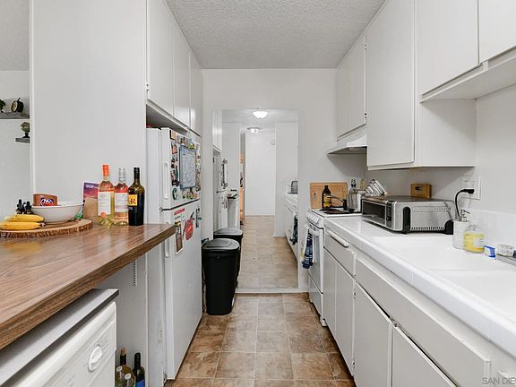 3rd image of 1645 Emerald St APT 1O