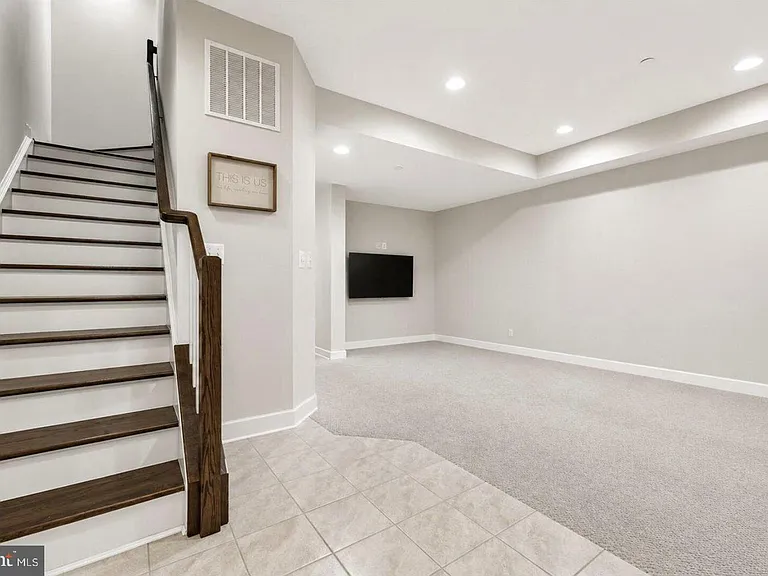 7314 Taylors Hill Ln — Photo 3