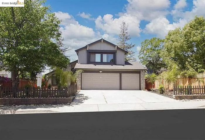 4556 Roebuck Way photo 1