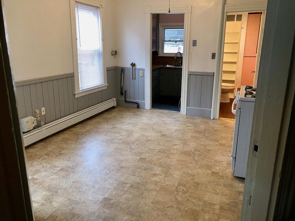 2nd image of 453 Prospect St APT 1