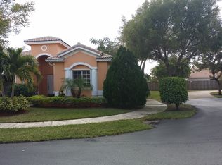 15590 SW 143rd Ter, Miami, FL 33196