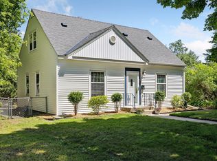 1276 Edgcumbe Rd, Saint Paul, MN 55105