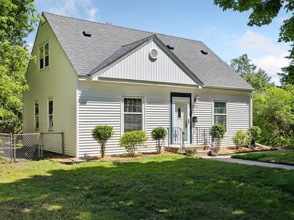 1276 Edgcumbe Rd, Saint Paul, MN 55105