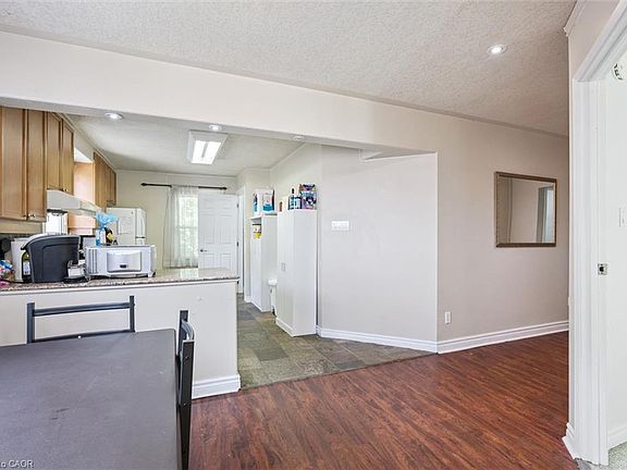3rd image of 16 Beaucourt Pl