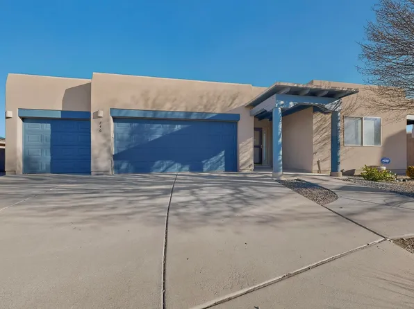 746 Loma Pinon Loop NE, Rio Rancho, NM 87144