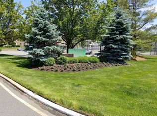 401 Wellington Pl, Matawan, NJ 07747