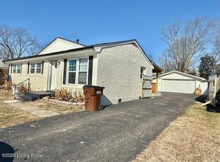 6303 Yellow Pine Dr, Louisville, KY 40229