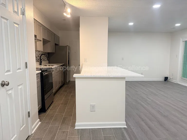 1330 Park Glen Dr #104 — Photo 10