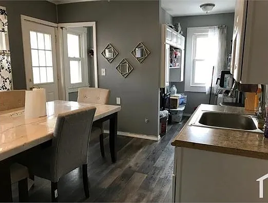 4 bed, $2,525 — Photo 2