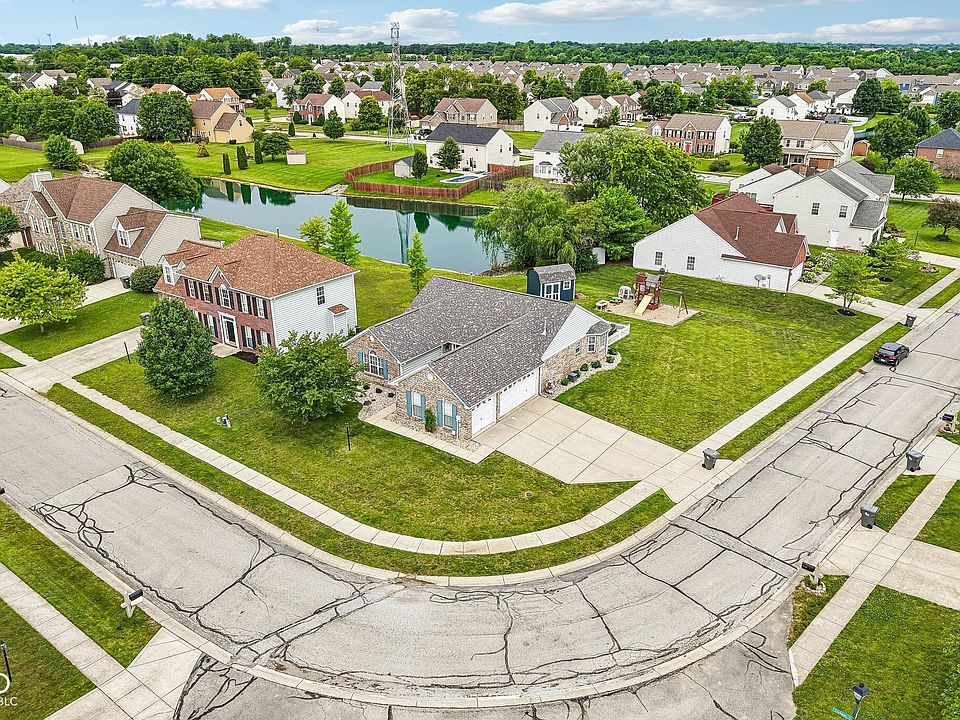 1st image of 642 Crossfield Dr