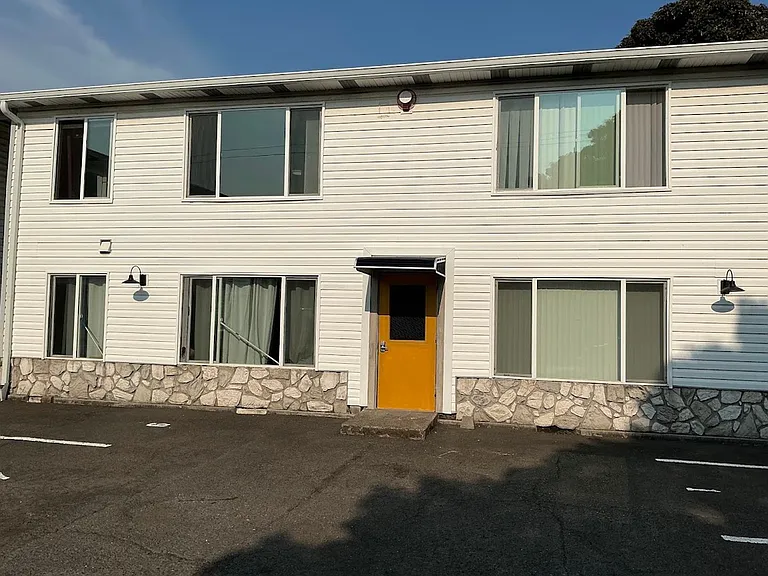 3430 SE 68th Ave — Photo 1