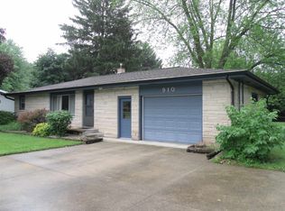 910 Lynwood Dr, Goshen, IN 46526