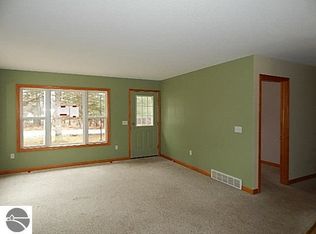 1004 Bismark Blvd, Roscommon, MI 48653