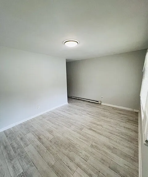 1221 Montgomery Ave — Photo 2
