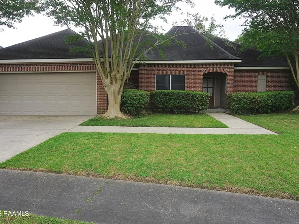 102 Doncaster Cir, Youngsville, LA 70592