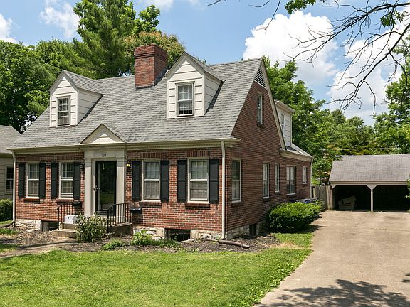 3rd image of 123 1/2 Barberry Ln