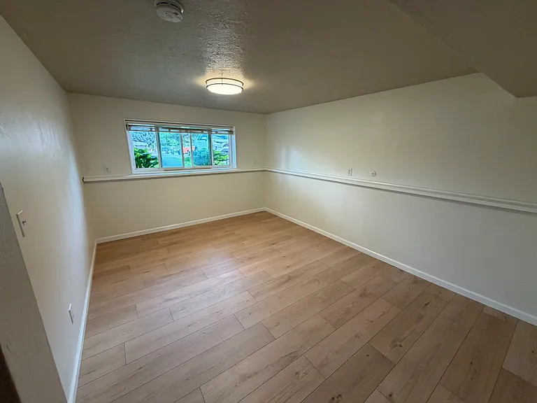 3235 W Malad St — Photo 6