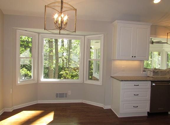 Kitchen dining area - vaulted ceiling